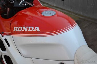 Honda CBR 1000F (SC21), 1. majitel - 7