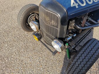 1932 Ford Roadster Hot Rod - 7