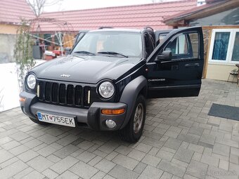 Predám jeep Cherokee - 7