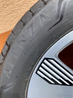 5x112 R19 8,5J ET36 originál + 255/55 R19 Bridgestone letné - 7