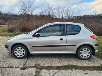 Peugeot 206 1,1 benzín 2. Majiteľ SR - 7