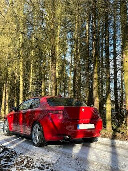 Alfa Romeo GT 1.9JTD - 7