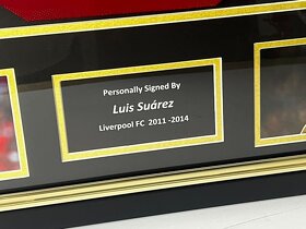 Predám podpísaný dres Luis Suarez s certifikátom - 7