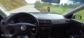 Predám Volkswagen golf 4 r.v. 2002,1,6 benzin - 7