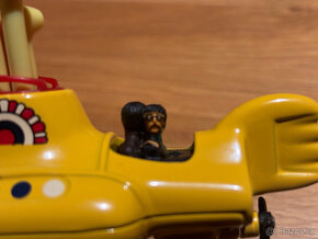 Originální Raritní model The Beatles Corgi Yellow Submarine - 7