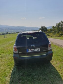 Toyota Corolla Verso 2.2 D-4D, 100 kW, 7-miestne - 7