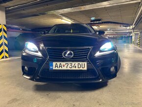 Lexus is300h - 7