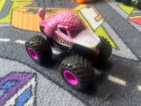 monster truck hot wheels autoumývarka - 7