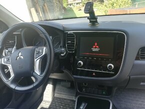 Mitsubishi Outlander 2.4 MIVEC PHEV 4WD - 7