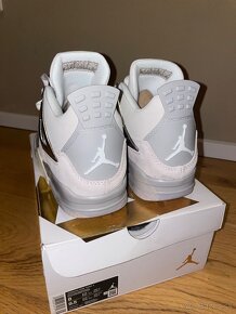 Jordan 4 Retro Frozen Moments - 7