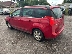 Peugeot 5008 1,6 E-HDI 82KW 9HR prodám díly z vozu - 7