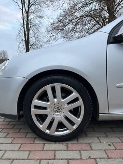 Volkswagen Golf V 2.0 TDI = 103kW BKD, Bez DPF = - 7