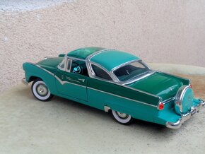 1:18 Ford Crown Victoria, De Soto Adventurer - 7