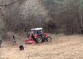 Traktor Zetor 7045 s príslušenstvom - 7