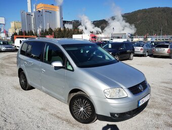 Volkswagen Touran 2.0 TDI Highline - 7