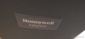 Zmäkčovač vody HONEYWELL - 7