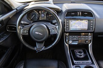 Jaguar XE 2.0 I4D Prestige AT - 7