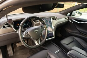 Tesla Model S 90D - 7