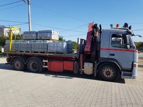 Autodoprava s hydraulickou rukou a sklápač - 7