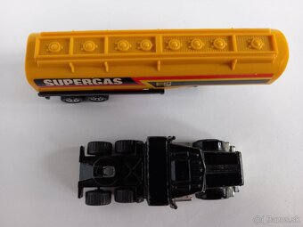 MATCHBOX CONVOY-PETERBILT PETROL TANKER SUPERGAS-POZRI FOTO - 7