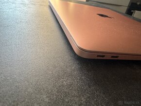 predám Apple MacBook Air 13,3" 128GB rose gold (2019), - 7