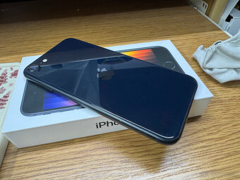 Apple iPhone SE 2022 128GB - 7