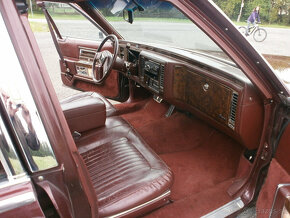 Cadillac Brougham 1991 - 7