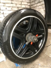 AMG kolesa s letnými pneu Pirelli 295/40 r21 - 7