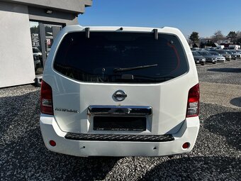 Nissan Pathfinder 2.5 dCi SE - 7