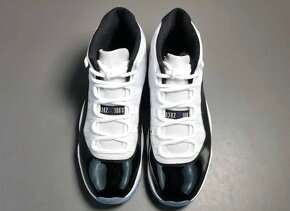 Nike Air Jordan 11 - 7