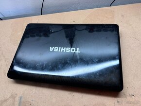 Predám pokazený notebook na náhradné diely zn.TOSHIBA L650 - 7