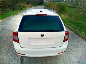 ŠKODA  OCTAVIA COMBI II 2.0 TDI CR XENON NAVI MODEL 2012 - 7