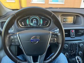 Volvo V40 Cross Country 1.6L 84kW D2 / AT - 7