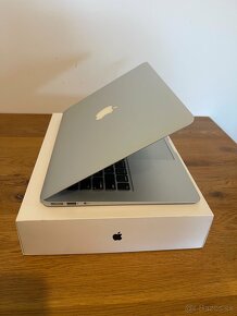 Apple MacBook Air 13 ( early 2015 ) 8gb - 7