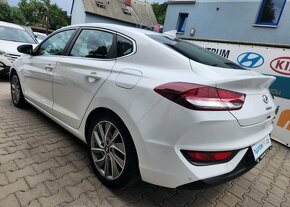 Hyundai i30 1.4-AUT-NAVI-KAMERA-FASTBACK - 7