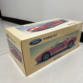 1:18 AutoArt Ford GT 2004 - 7