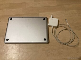 Apple MacBook Pro 2009 13” - 7