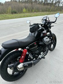 Moto Guzzi V7 Stone Special Edition 49kW - 7