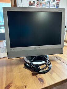 Monitor Samsung - 7