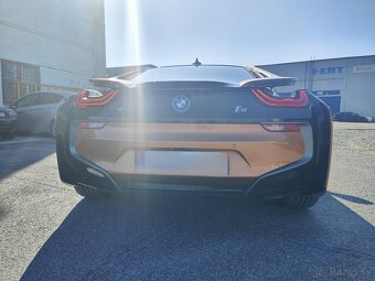 predám BMW I8 - 7