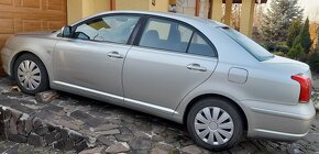 Toyota Avensis na opravu motora, alebo na diely - 7