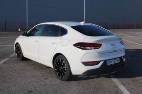 Hyundai i30 Fastback - 7