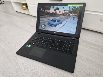 Acer Aspire ES1 17,3" 4jadro,8gbRAM,SSDhdd,GeForce - 7