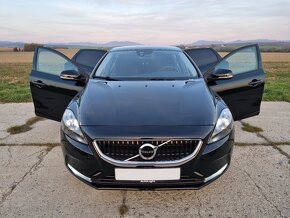 VOLVO V40 2,0D - 7