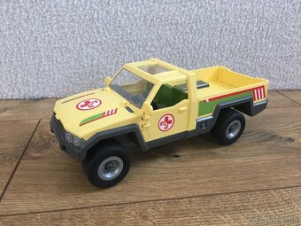 Schleich Záchranné terénne auto - 7