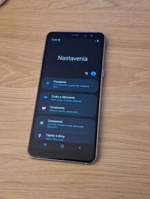 Telefón Samsung A8 - 7