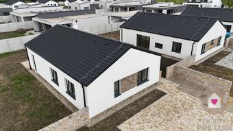 Krásny 4 izbový RD bungalov 92,26 m2 na pozemku 495 m2, Sene - 7