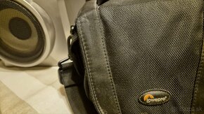 Digitalna kamera +  lowepro, Hifi veza, repro a Nokia SU-8W - 7