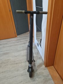 Elektricka kolobežka Ninebot  Kickscooter ES - 7