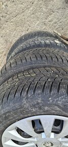 Predám zimné gumy 195/65R15 T - 7